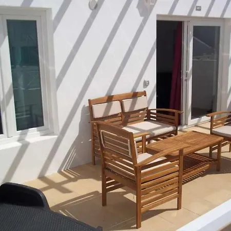 Playa Honda Sleeps 4 Pool Wifi